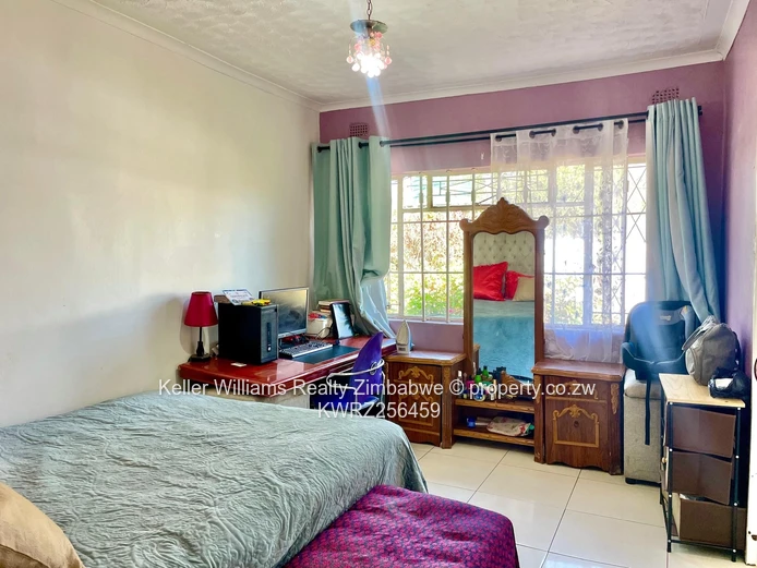 Family Home on 2,142 m², with Solar and Borehole (Sole Mandate)