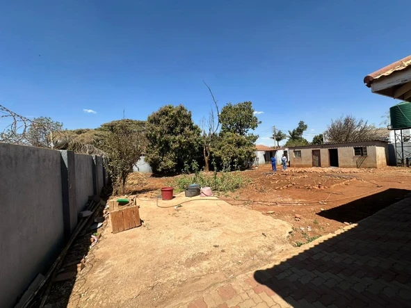 6 Bedroom House