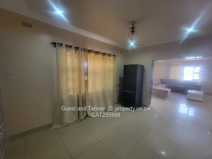 Spacious 8-Bedroom Property to Let in Belvedere West