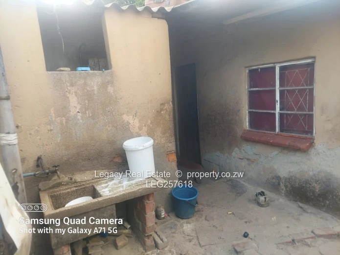 Affordable 5 roomed corehouse in Highfield with Garden & Power