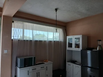 2 Bedroom Flat & Apartment