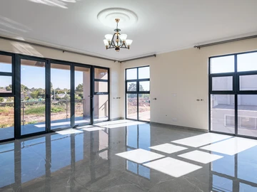 5 Bedroom Flat & Apartment