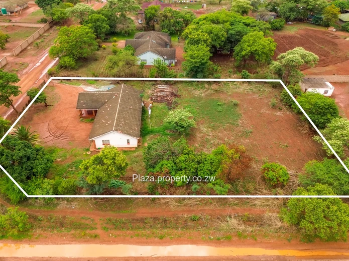 Spacious 4-Bedroom Home on 3045sqm in Chegutu Low-Density – Sykes Street