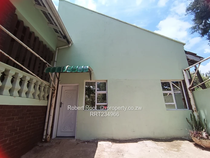 2 bed cottage in Bluff Hill