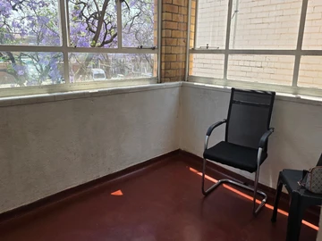 2 Bedroom Flat & Apartment