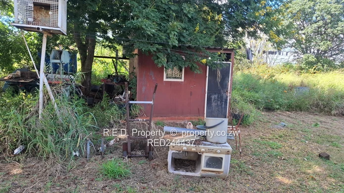 Great potential. Spacious stand. Endless possibilities In NewtonWest!