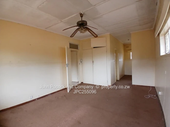 ESTABLISHED BURNSIDE | 4,048 m² | HOME & INVESTMENT OPPORTUNITY