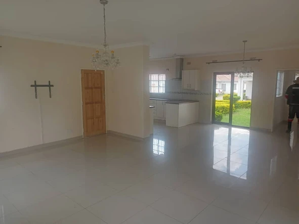 3 Bedroom Flat & Apartment