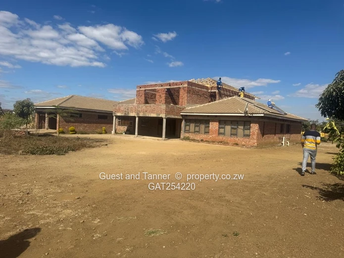 Spacious 6-Bedroom Double-Storey Home – Finish to Your Own Taste
