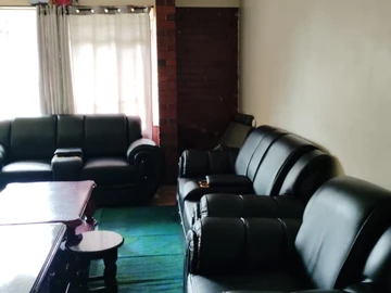 2 Bedroom Flat & Apartment