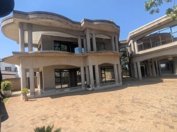 6 Bedroom House