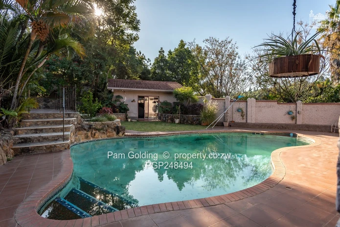 6 Bedroom House With Excellent Water (Sole Mandate)