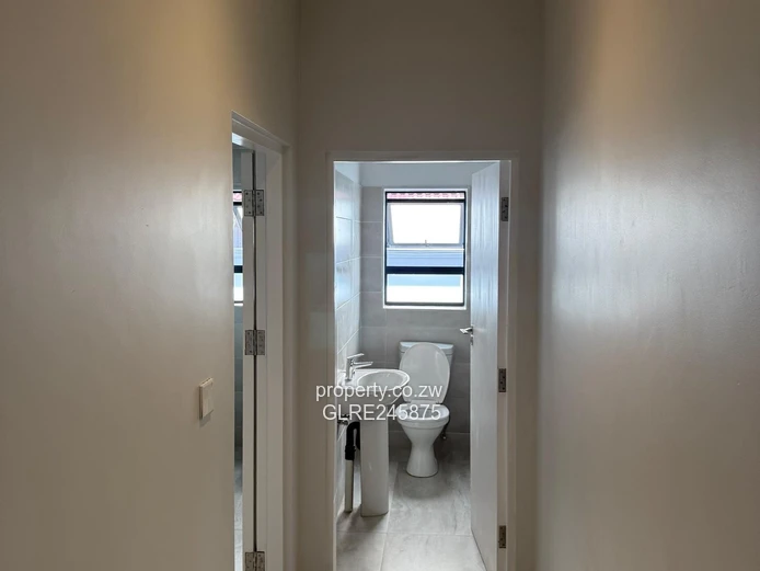 Mabvazuva: Modern 3-Bed Home with Borehole & Paved Yard