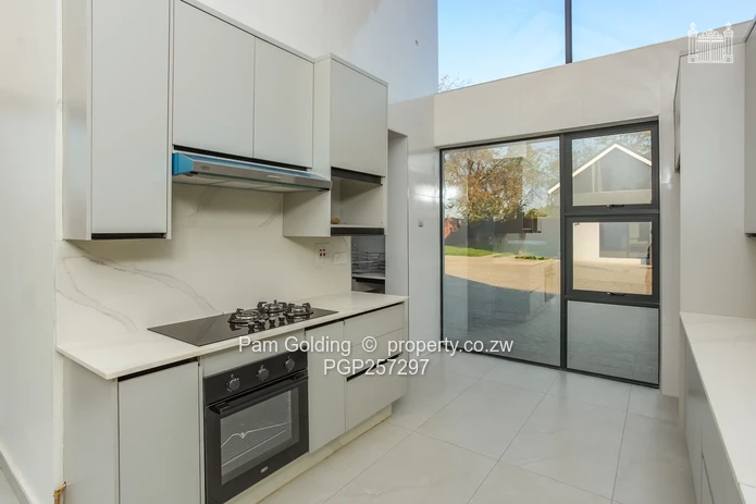 Ready To Move In 3 Bed Townhouse