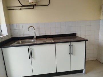 3 Bedroom Flat & Apartment