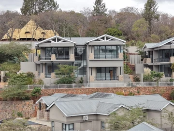 5 Bedroom Flat & Apartment