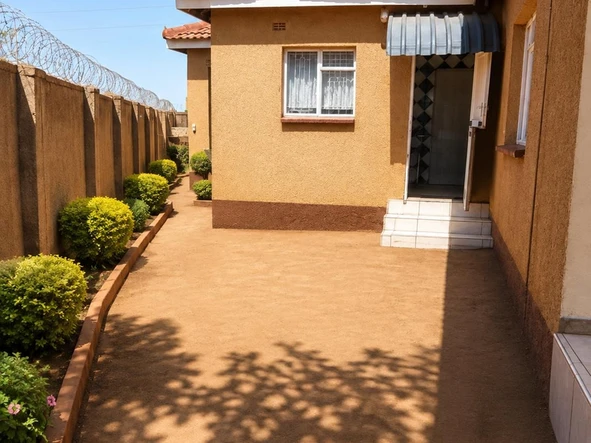 6 Bedroom House