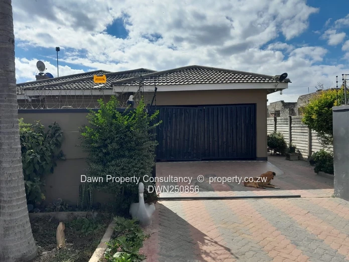 Spacious 5-Bed Family Home in Damofalls with Borehole (Sole Mandate)