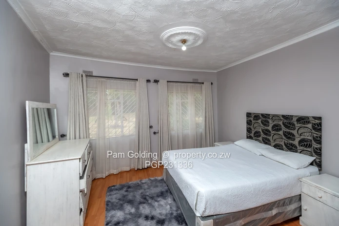 Neat and Spacious Family Home!!