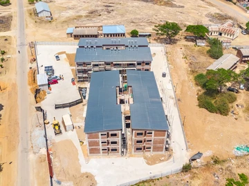 2 Bedroom Flat & Apartment