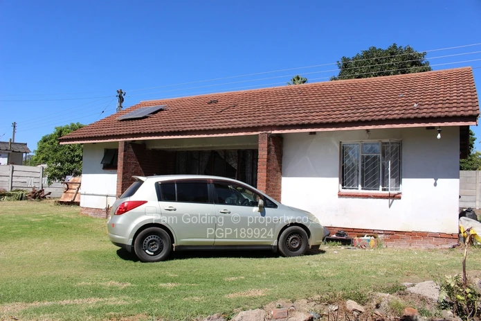 House for Sale in Queensdale. (Sole Mandate)