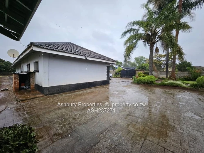 A well loved family home in Old Marlborough  (Sole Mandate)