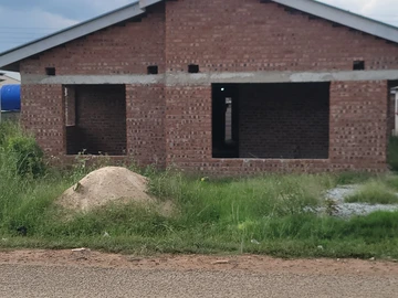 6 Bedroom House