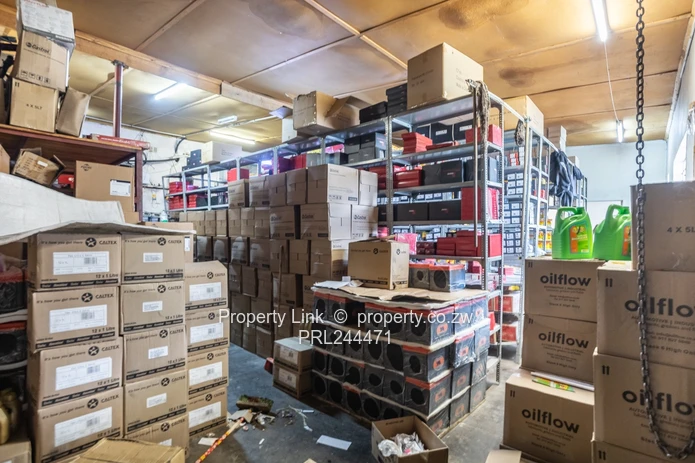 Main Road Frontage Double Stand Opportunity