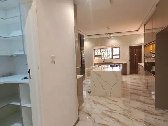 5 Bedroom House