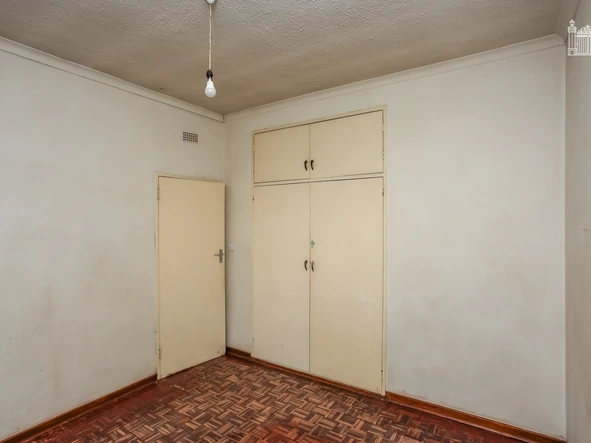 3 Bedroom Flat & Apartment