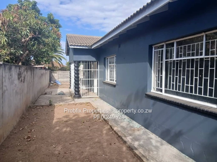 Zimre Park Neat House for sale 