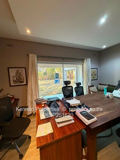 Prime office for rent in Pomona