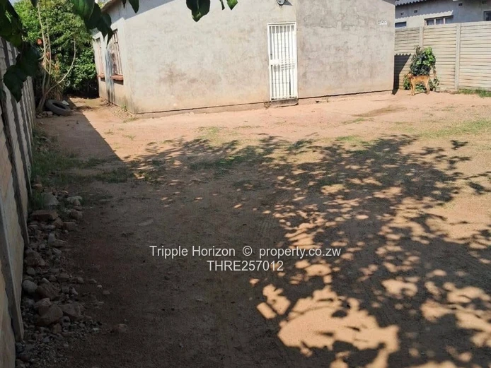 2-Bed Budiriro Home on 288m² — Gate & Fitted Kitchen (Sole Mandate)