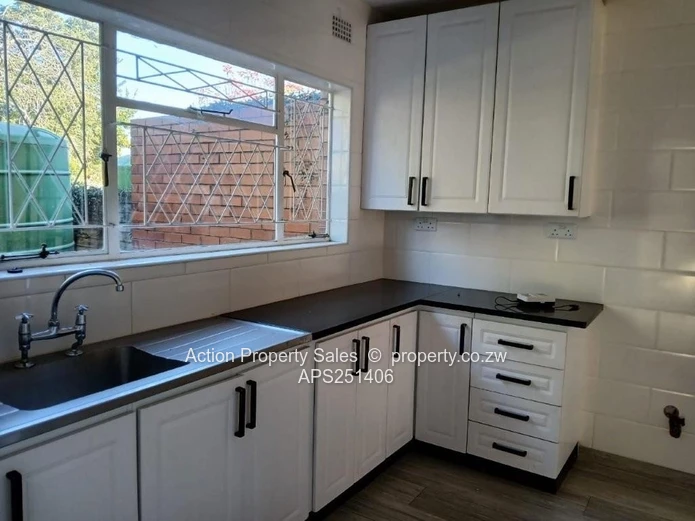 2 Bed Garden Flat On 2nd Street Ext! 