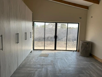 4 Bedroom Garden Flat