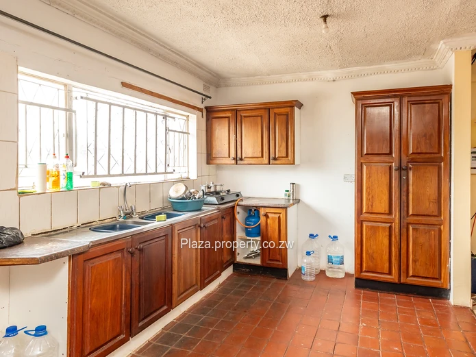 Exceptional Multi-Level Family Home with Self-Contained Cottage – Vainona (Cashcow) (Sole Mandate)