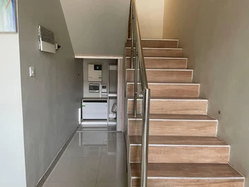 3 Bedroom Flat & Apartment