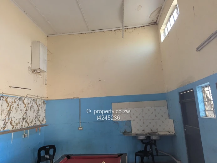 Chitungwiza Zengeza 4 commercial building for sale  (Sole Mandate)