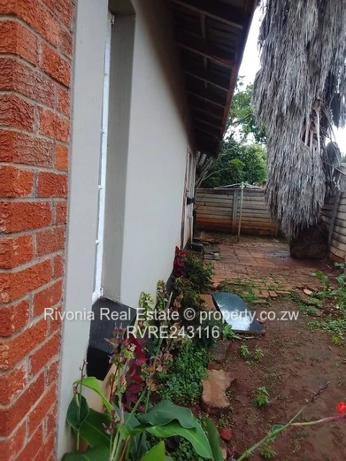 Charming 2-Bed Brick Cottage in Westgate - Borehole