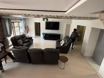 5 Bedroom House