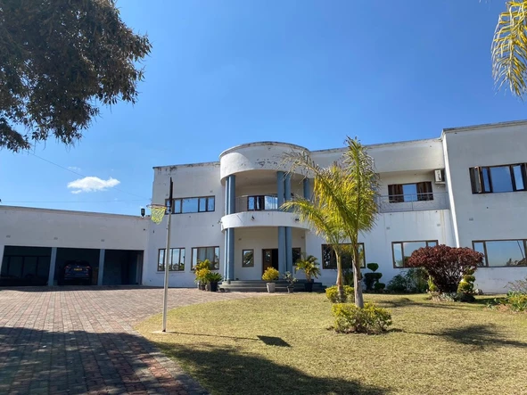 9 Bedroom House