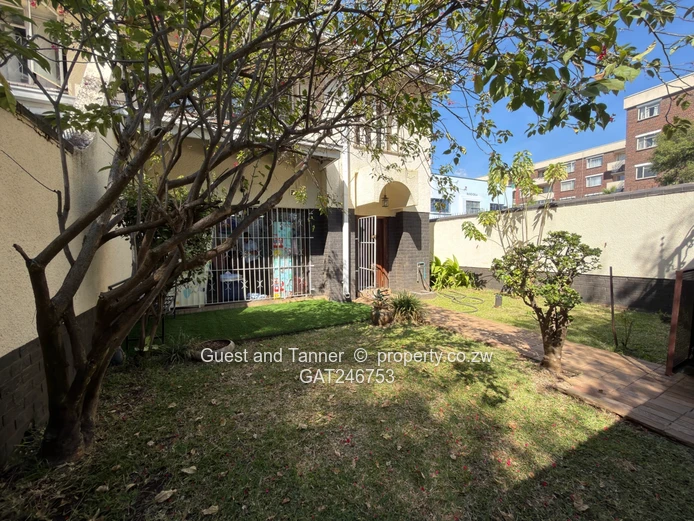 3-Bedroom Flat with Garden & Parking