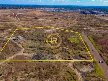 Commercial & Industrial Land