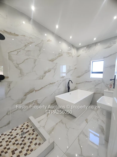 Open-Plan 5-Bed Crowhill Views Home with Borehole