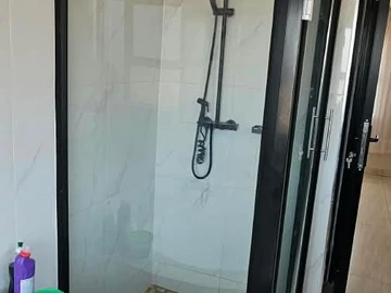 3 Bedroom Flat & Apartment
