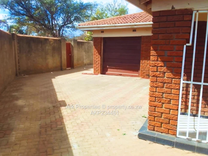 Dawnview Close to Bulawayo Road Neat and Solid Home For Sale