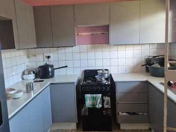 2 Bedroom Flat & Apartment