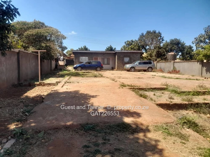 Residential Stand with 2-Bedroom Cottage for Sale – 600sqm in Built-Up Area