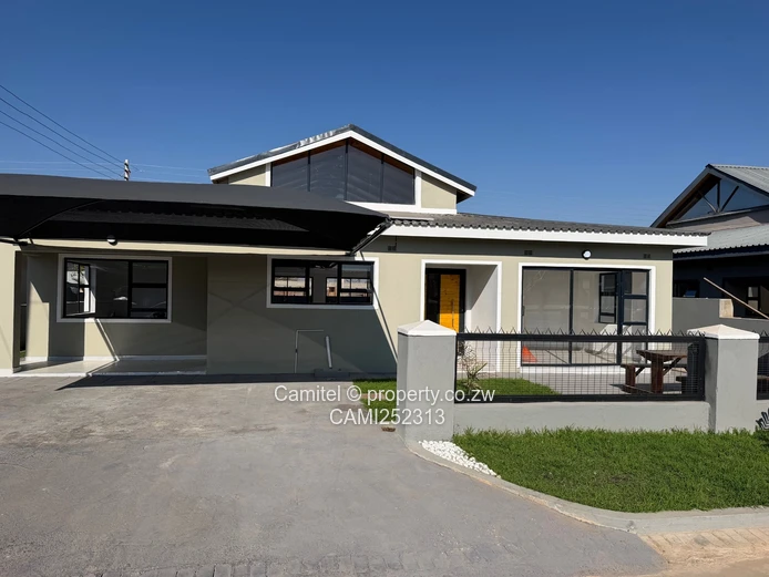 Modern Arlington 4-Bed Townhouse,Borehole ,Solar & 24hr Security