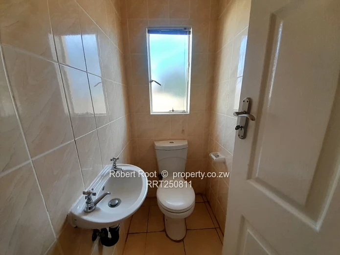 4 bedroom Apartment to Rent in Philadelphia.